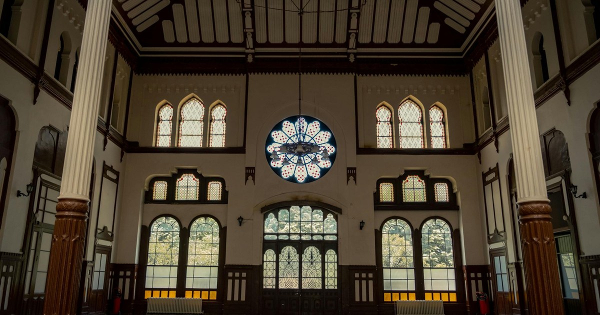 7 Grand Railway Stations of the Steam Age: Architectural Splendor and Engineering Feats