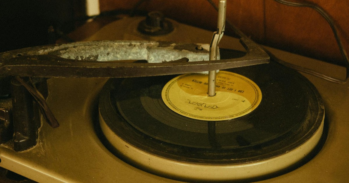 5 Pioneering Phonograph Models That Revolutionized Home Entertainment in the 1890s
