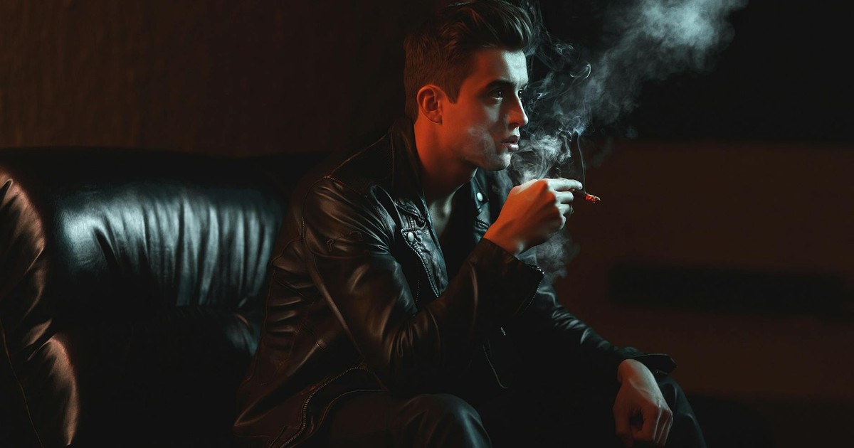 5 Traditional Smoking Room Rituals from the Victorian Gentleman’s Club