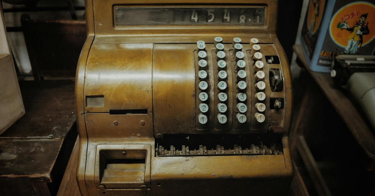 5 Pioneering Telegraphic Innovations That Accelerated Global Communication in the Victorian Era